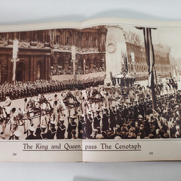 British Royal Coronation Memorabilia Books– British Monarchy Keepsakes - Picture 7 of 15